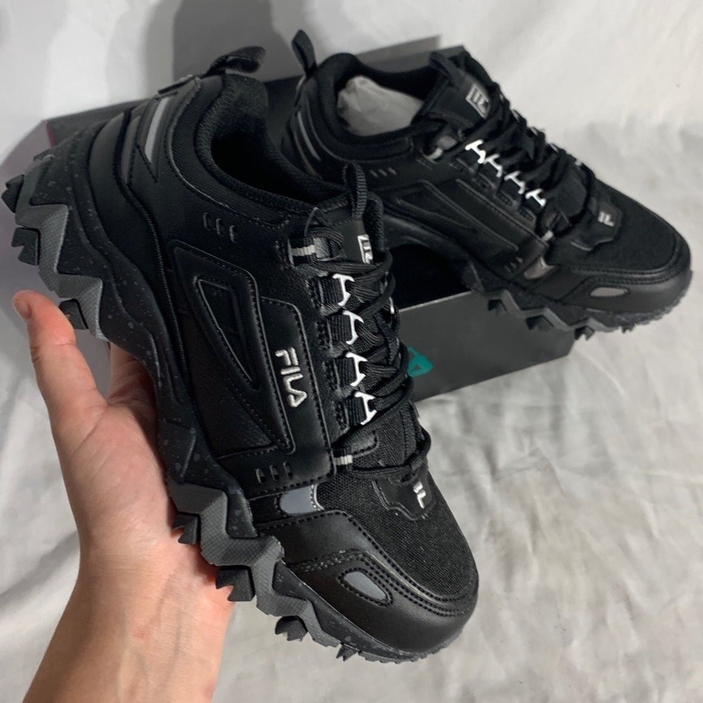 Fila Oakmont Trail Black 3mm Reflective Shoes New Womans 7.5 - Picture 3 of 6